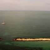 Siamo ora con gli occhi rivolti a nord. Qui � il mare a padroneggiare e il nostro sguardo si perde nell�infinito 

